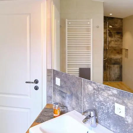 לינה וארוחת בוקר Landhaeuschen Anderswo 3*