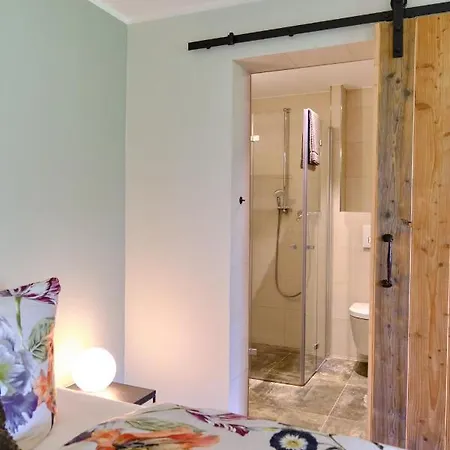 Landhaeuschen Anderswo 3* בוכולט