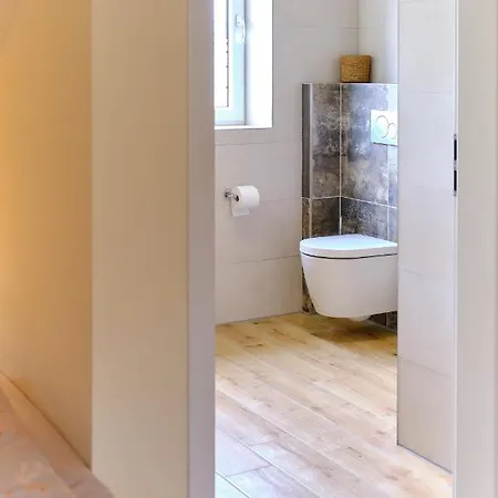 Landhaeuschen Anderswo לינה וארוחת בוקר 3*