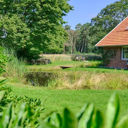 לינה וארוחת בוקר Landhaeuschen Anderswo 3*